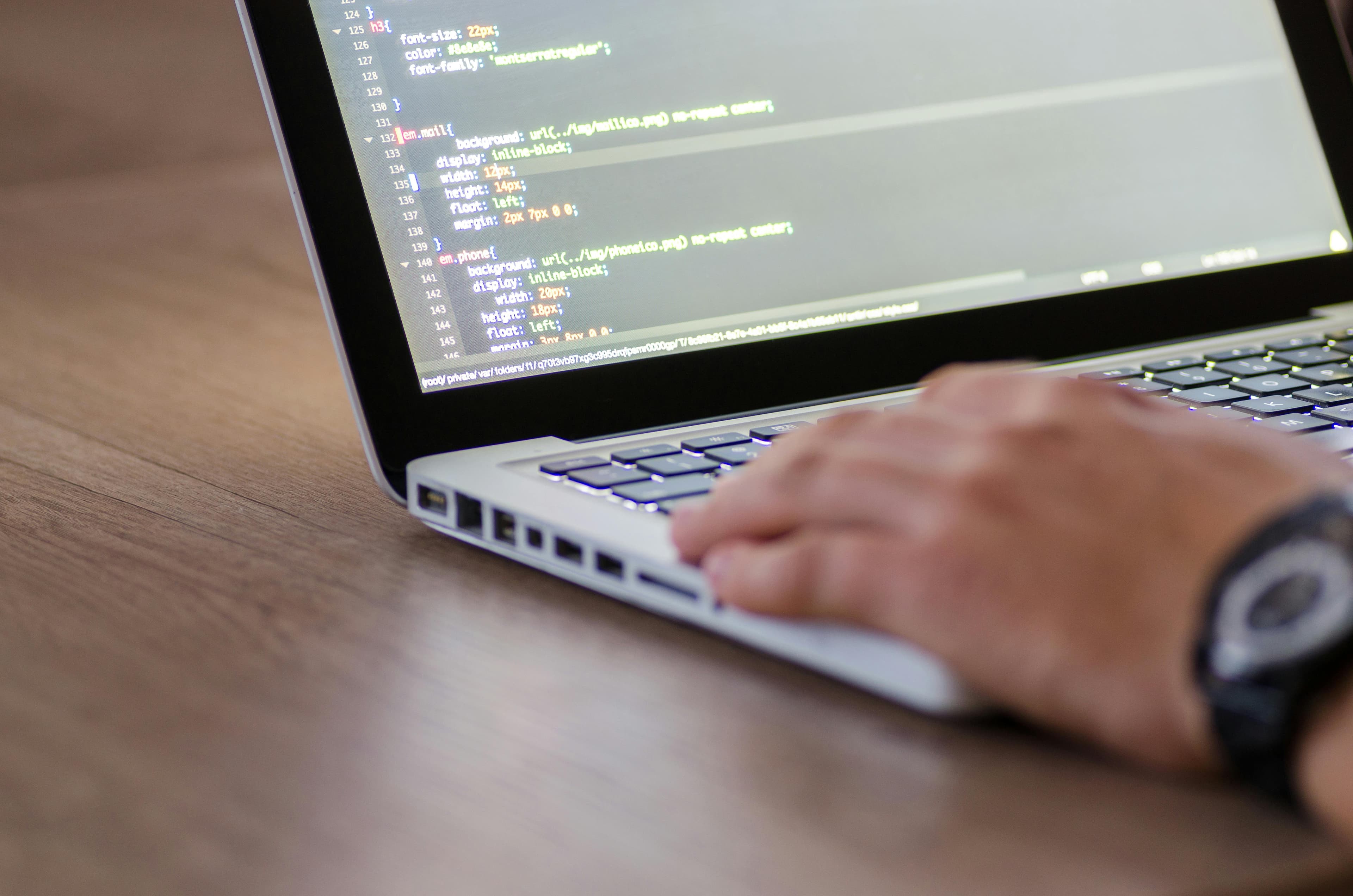 Automatización y desarrollo web